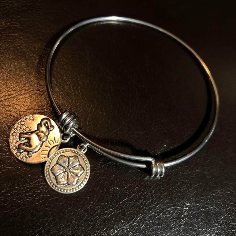 Elephant charm bracelet
